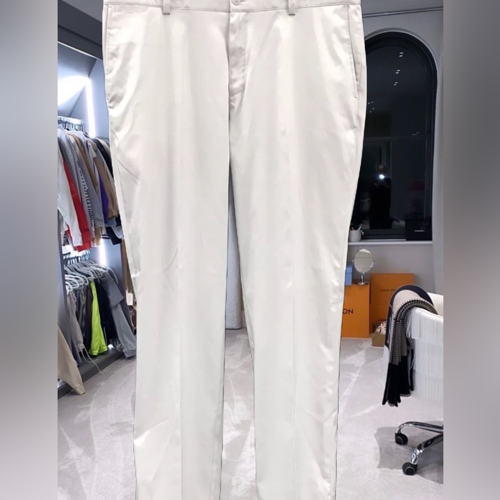 Nike Men Light Grey Standard Fit Dri Fit Golf Pants - Size 36